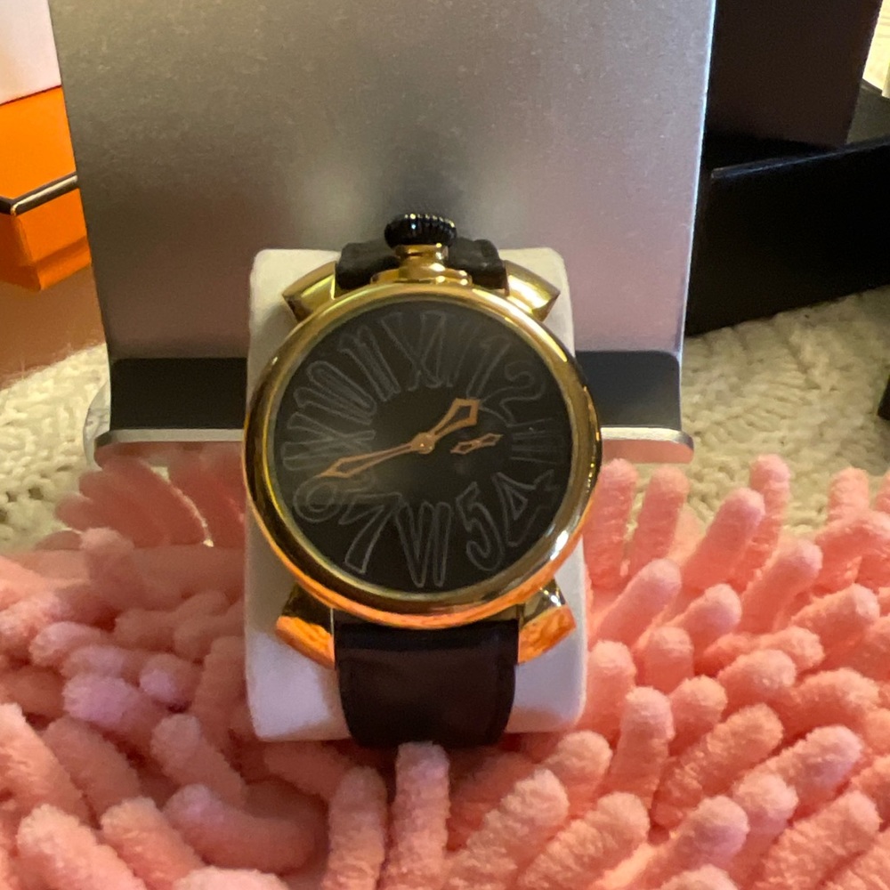 Big face Gaga M watch - Picture 4 of 5